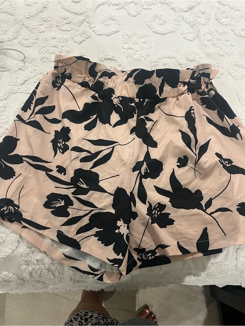 Emery Rose High-Rise Paperbag Floral Shorts in Blush and Black